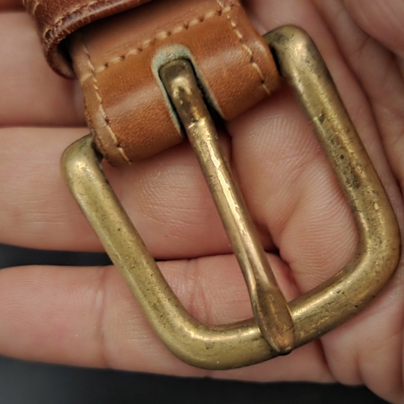Coach 100% Tan Leather Belt with Brass Buckle 7 Adjustable Loops - Picture 4 of 10